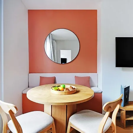 Sacre Coeur Apartment *