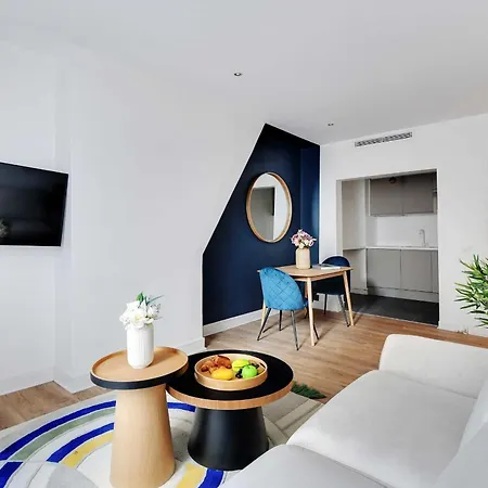 Sacre Coeur Apartment *